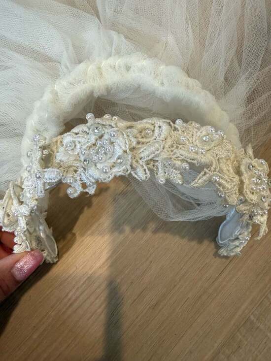 Vintage Ivory Lace and Faux Pearl Headband Wedding Veil 36 Inch main image 4